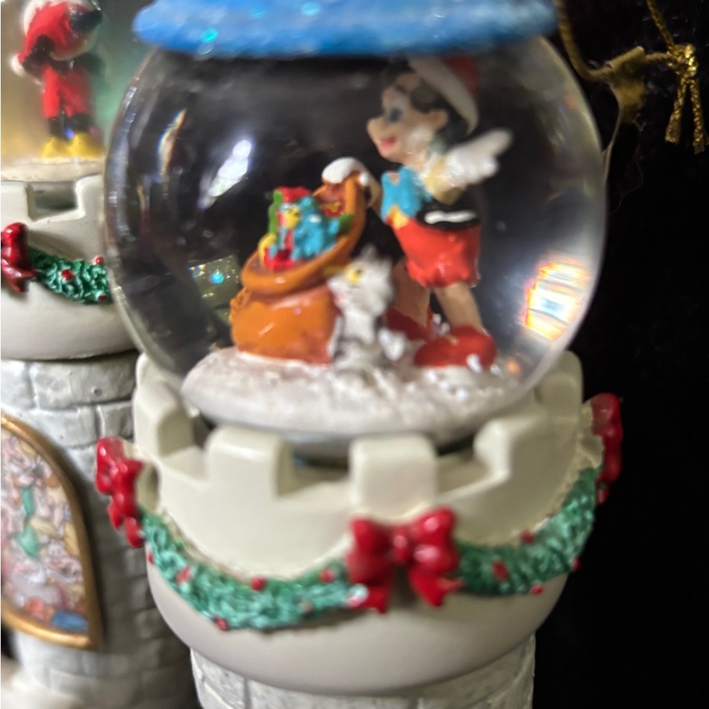 The Bradford Exchange Disney “Cinderella’s Castle” - Picture 7 of 13
